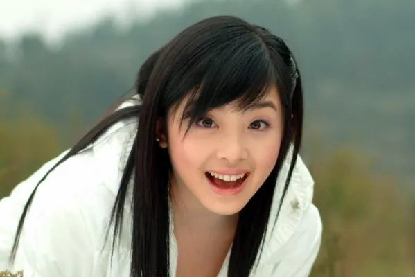 张含韵最经典的歌曲top10：《想唱就唱》上榜，满满都是正能量