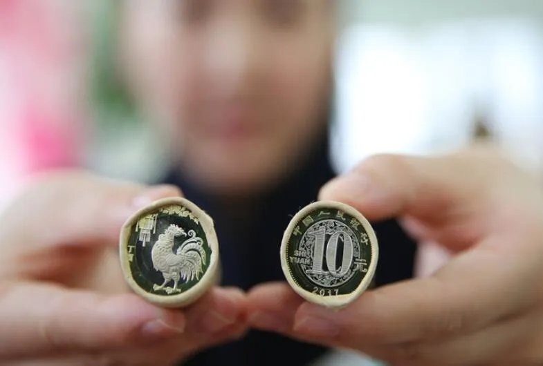 鸡年纪念币收藏价格是多少 鸡年纪念币值得收藏吗？