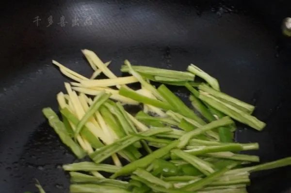 炒鱿鱼的家常做法是什么？