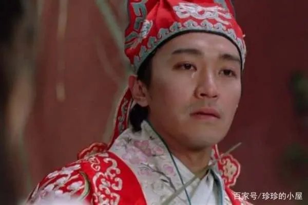 因长相丑被亲妈抛弃，后被周星驰捧红，葛行于如今过得怎样了呢？