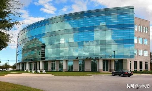 上海哪里工厂多，招工多，一般工资多少？