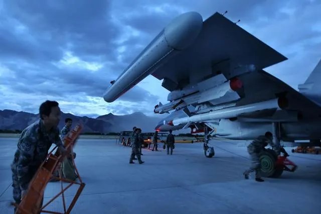 歼11与歼16有什么区别？