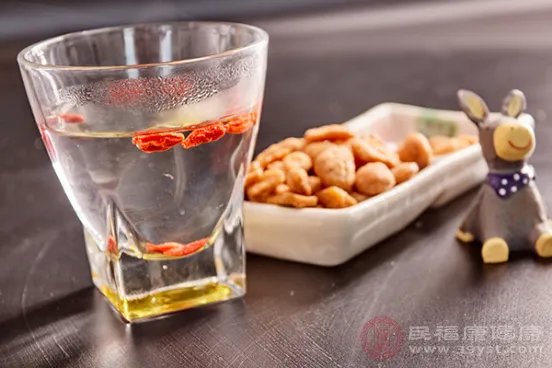 黄芪和枸杞泡水喝有什么作用