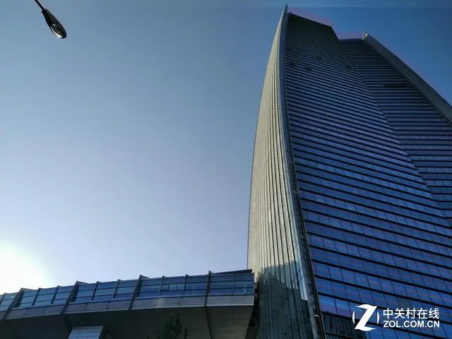 荣耀8X Max评测 看20集延禧攻略不用充电