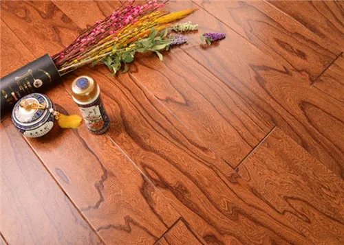 实木地板和复合地板区别是什么