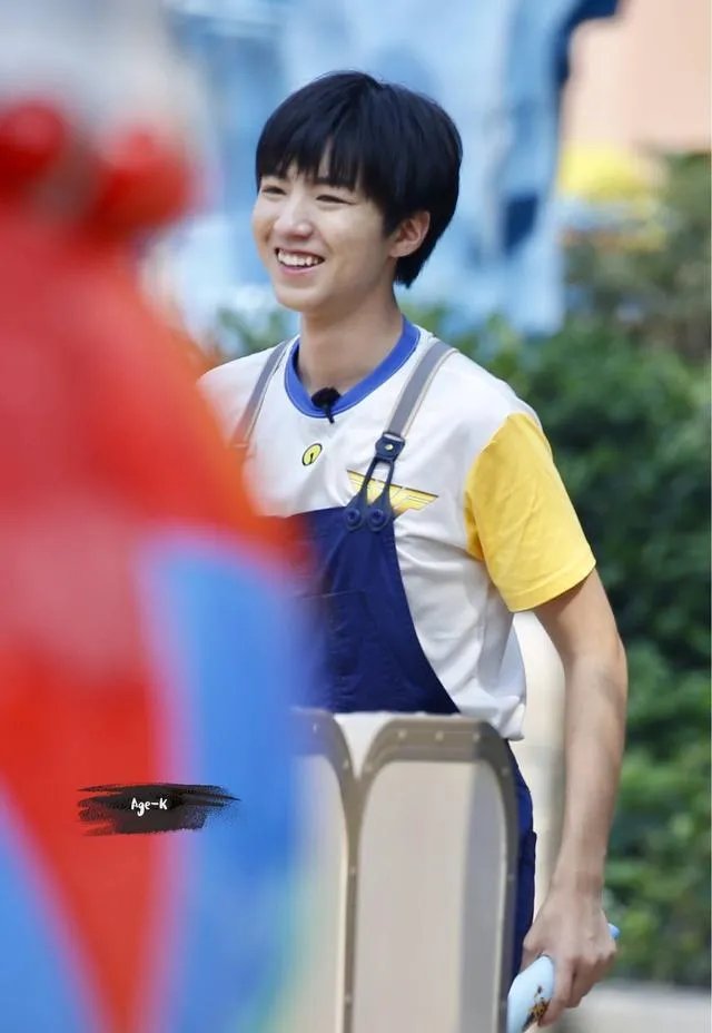 那石翔和王俊凯是什么关系?