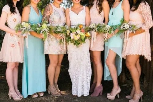 伴娘伴郎服装怎么搭配 如何选伴娘伴郎礼服才得体