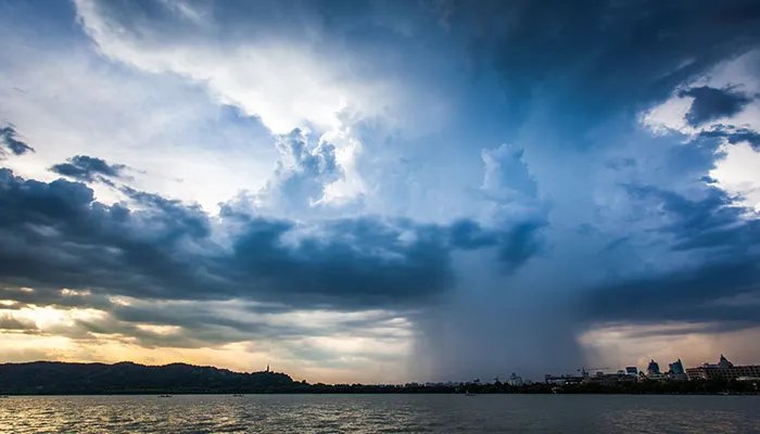 台风中心是高压还是低压 台风中心是什么样的