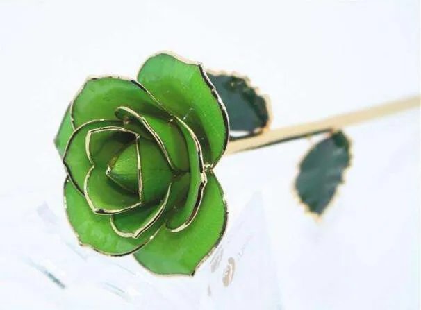 浅绿色配什么颜色好看 服装色彩搭配大全