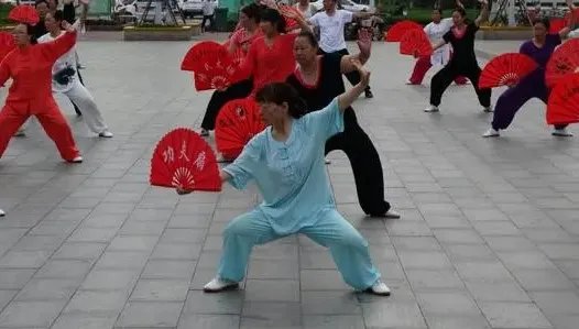 第一套太极扇背向口令是什么？