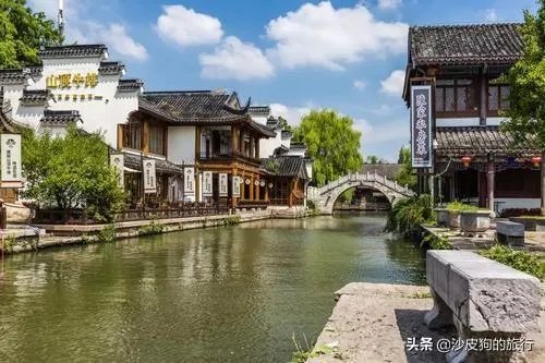 南京有哪些好玩的景点？住宿有哪些建议？