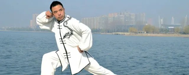 年轻人不讲武德什么梗