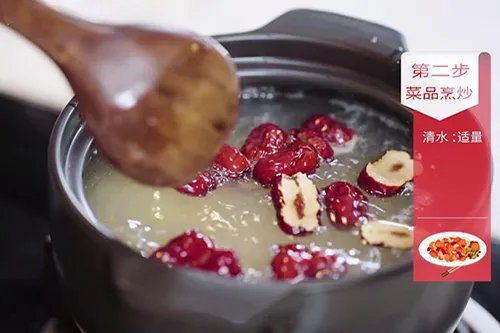 小米红枣粥的做法 小米粥红枣的功效怎么样