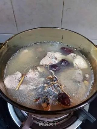 五指毛桃煲猪骨