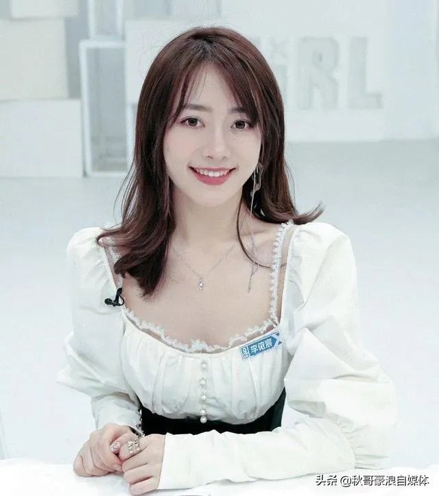 为什么李依宸（李茉）参加了《明日之子》和《青春有你2》却依然没有很多话题？