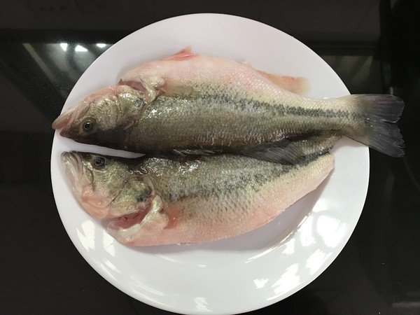 烤鱼的制作方法和配料是什么？