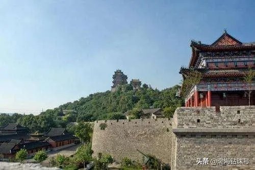 南京有哪些好玩的景点？住宿有哪些建议？