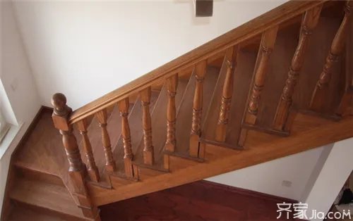 楼梯价格计算方式 这样选实木楼梯不会错