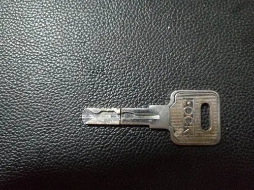钥匙断在锁里怎么办