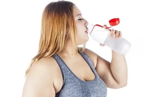 每天多喝水会长胖吗？