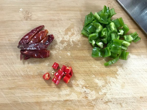 烤鱼的制作方法和配料是什么？