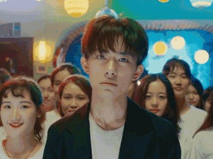 如何评价易烊千玺在《幻乐之城》首期节目中的表现？