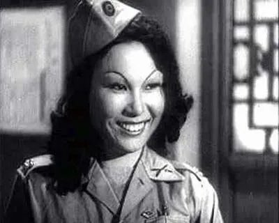 姜毅英的人物经历