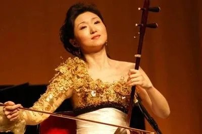 一首歌的二胡伴奏曲与其独奏曲有区别吗?