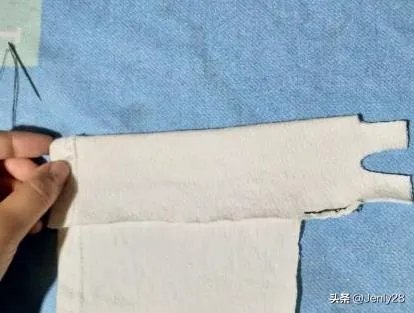 芭比娃娃裙子简单做法？