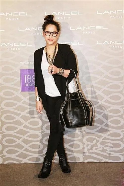 胖人服饰搭配技巧 140斤胖妹子穿衣搭配方法