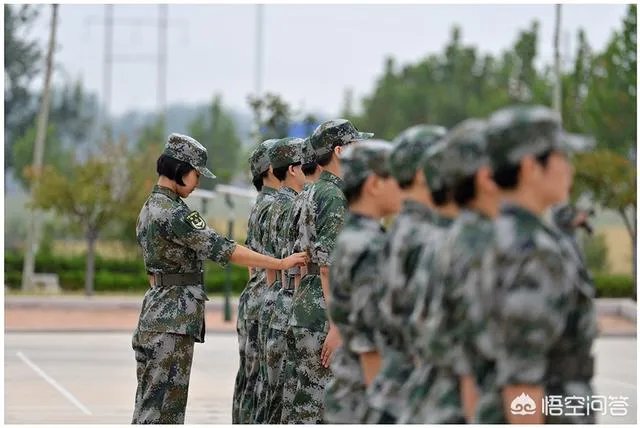 大学生当女兵好吗