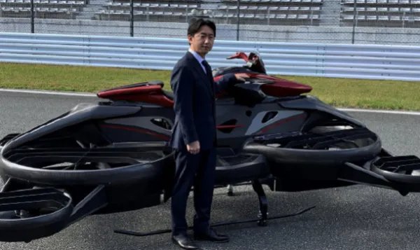 日本一公司开卖飞行摩托车，这款摩托车是靠什么原理实现飞行的？