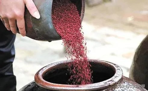 红曲酒应该怎么泡呢？