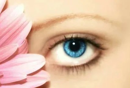 眼部抽脂手术的危害