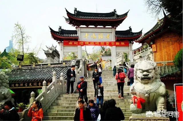 南京鸡鸣寺那里的明城墙收30元门票，你认为值么？