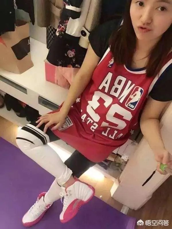 有哪些好看的女生AJ搭配？