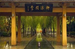 请问杭州市内主要有哪些旅游景点啊？