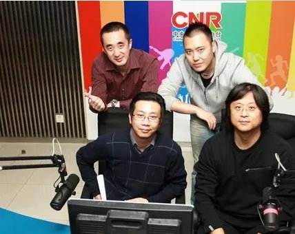 “千里共良宵”出自那首诗？