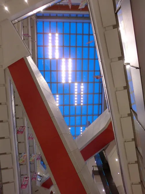 实拍样片：暗光环境+丰富的创意模式