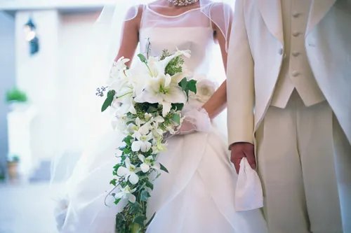 梦见自己跟别人结婚啥意思 梦见再次嫁给自己的老公