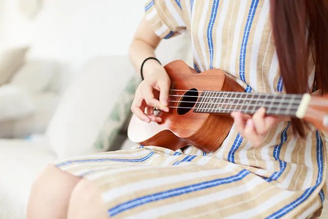 尤克里里和弦怎么弹 尤克里里和弦转换技巧