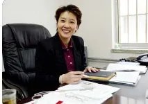 自食恶果！男子出轨50岁女领导，最后落得个撤职降级的结果，你说他冤吗？