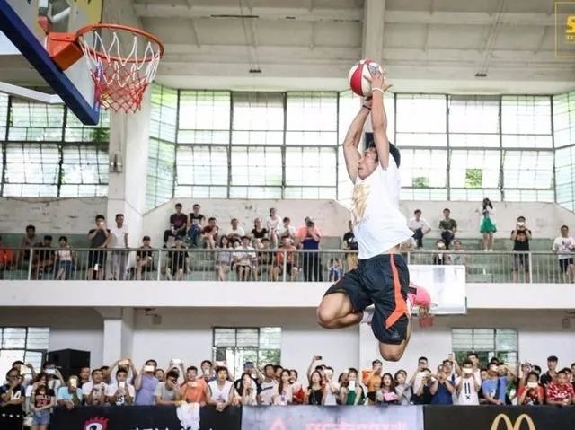 获得扣篮冠军，矣进宏能够拿到多少奖金？这个冠军对他有什么帮助？