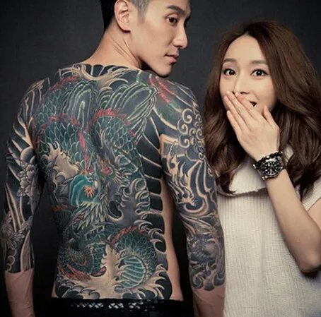 王阳明纹身细节曝光 自称十年完成全背纹身