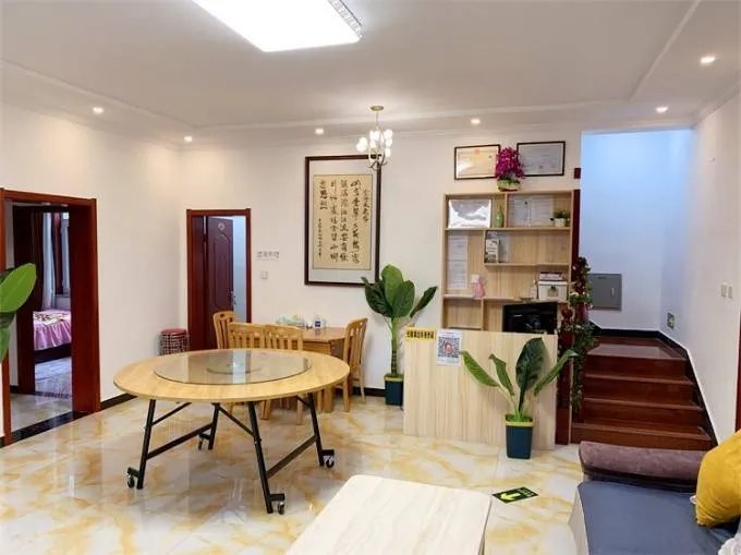 北京延庆百里画廊山泉云舍民宿，篱笆环绕的超大休闲场地与菜园！