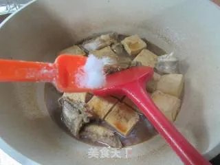 橡皮鱼炖豆腐