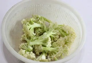 十分钟完成的小炒家常菜---小炒菜花