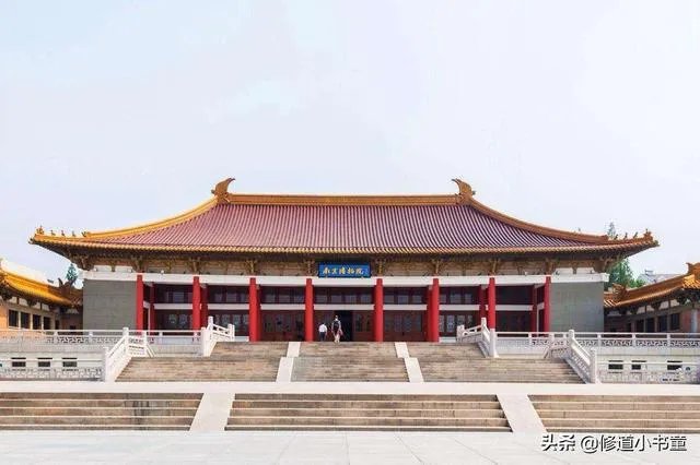 南京有哪些好玩的景点？住宿有哪些建议？