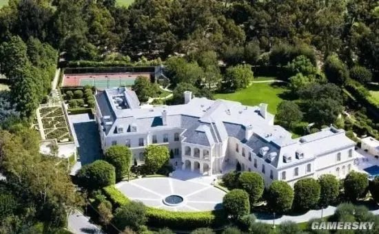 马斯克决定卖掉名下最后一套房产 目前租房子住