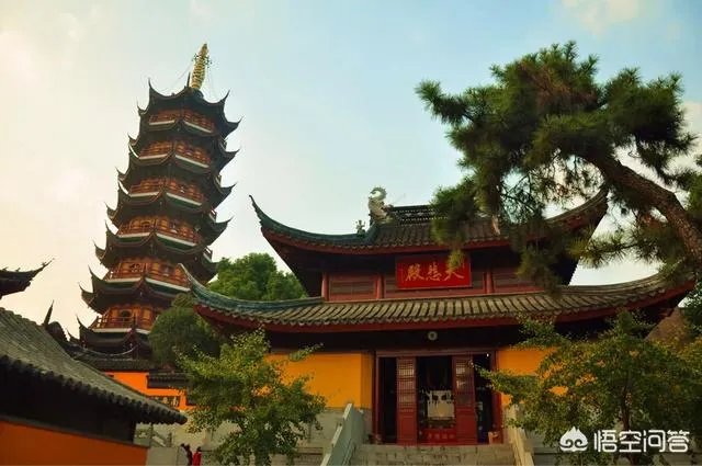 南京鸡鸣寺那里的明城墙收30元门票，你认为值么？